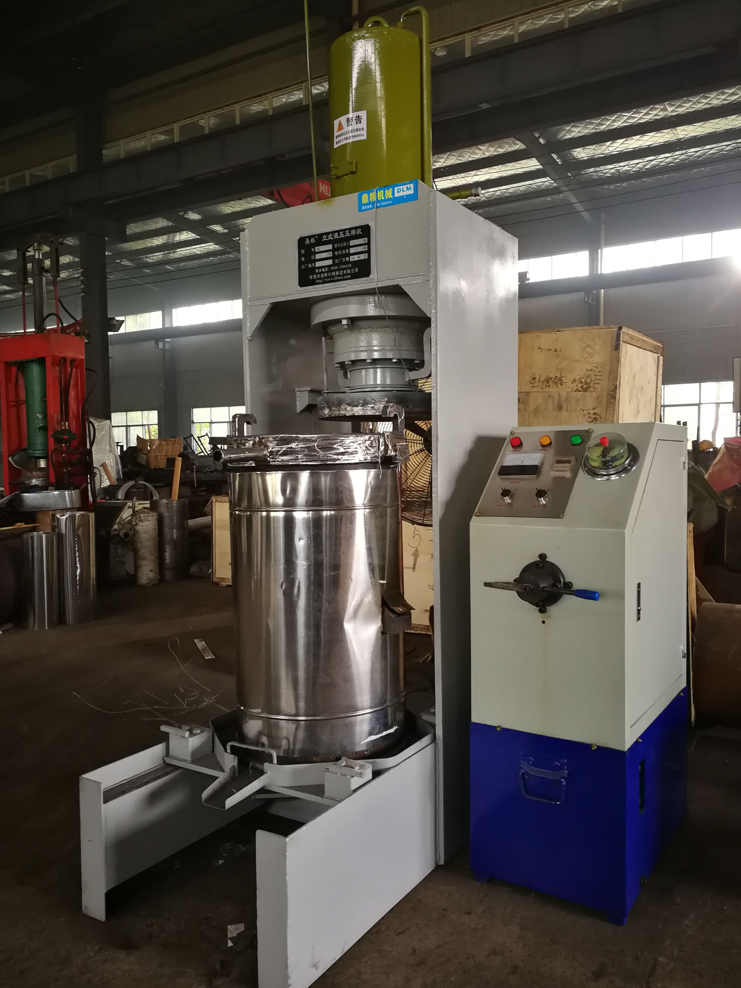 不銹鋼超高壓立式液壓壓榨機，果汁壓榨機，果渣壓榨機，藥材壓榨，油渣處理，白土壓榨